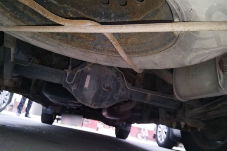Used FORTHING Lingzhi 2015 M3 1.6L 7-Seater Comfort Model Chassis Rear
