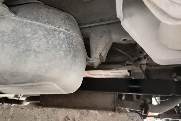 Used FORTHING Lingzhi 2015 M5 Q7 2.0L 7-seat Long-Wheelbase Comfort Model Chassis Rear Left