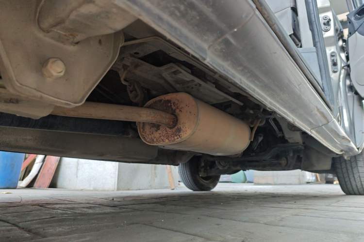 Used FORTHING Lingzhi 2015 V3 1.5L 7-seat Standard Model Chassis Rear Right