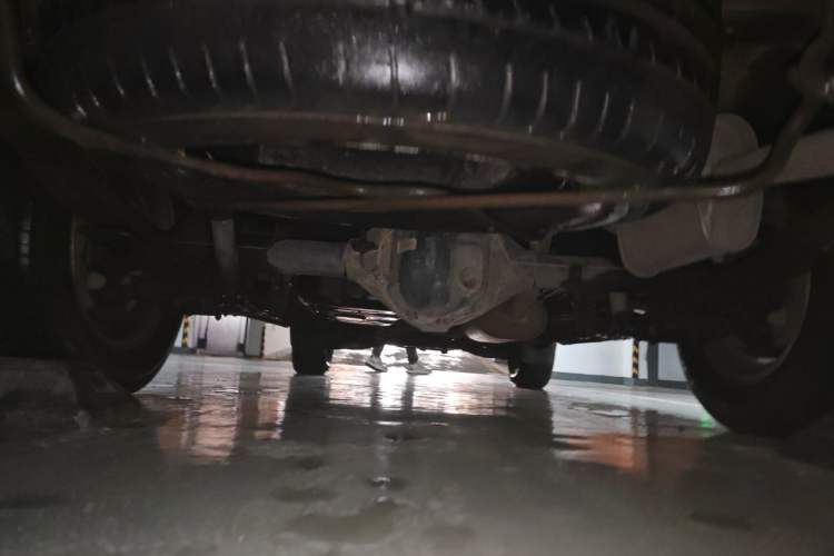 Used FORTHING Lingzhi 2015 M3 1.6L 7-Seater Comfort Model Chassis Rear