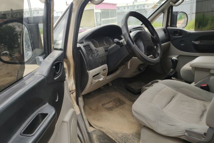 Used FORTHING Lingzhi 2015 V3 1.5L 7-Seater Luxury Model Driver Seat