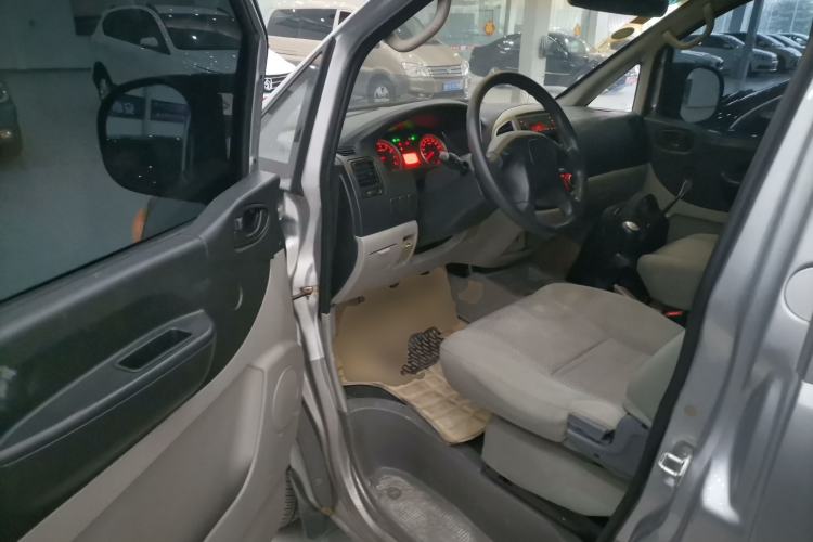Used FORTHING Lingzhi 2015 M3 1.6L 7-Seater Standard Model Driver Seat