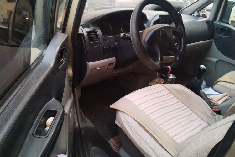 Used FORTHING Lingzhi 2015 M3 1.6L 7-Seater Comfort Model Driver Seat