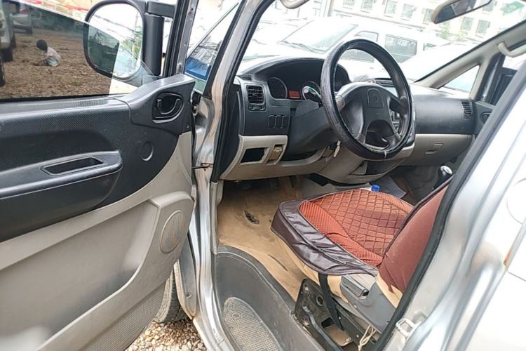 Used FORTHING Lingzhi 2015 V3 1.5L 7-seat Standard Model Driver Seat