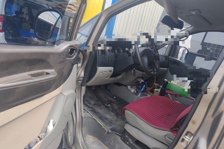 Used FORTHING Lingzhi 2015 M3 1.6L 7-Seater Standard Model Driver Seat