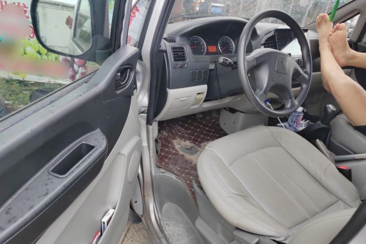 Used FORTHING Lingzhi 2015 M3 1.6L 7-Seater Comfort Model Driver Seat