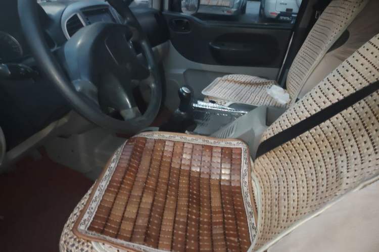 Used FORTHING Lingzhi 2015 M3 1.6L 7-Seater Comfort Model Driver Seat