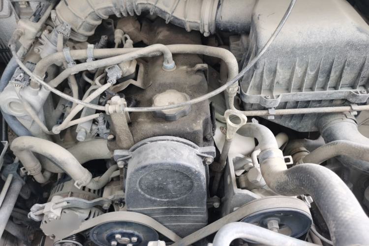 Used FORTHING Lingzhi 2015 V3 1.5L 7-seat Standard Model Engine Bay