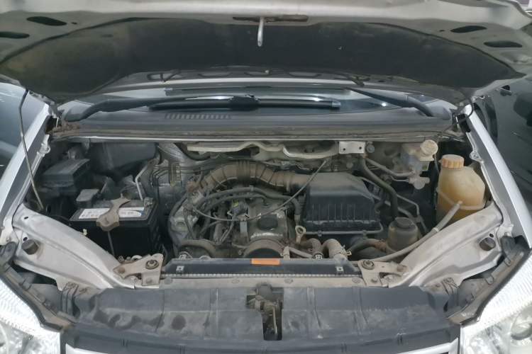 Used FORTHING Lingzhi 2015 M3 1.6L 7-Seater Standard Model Engine Bay