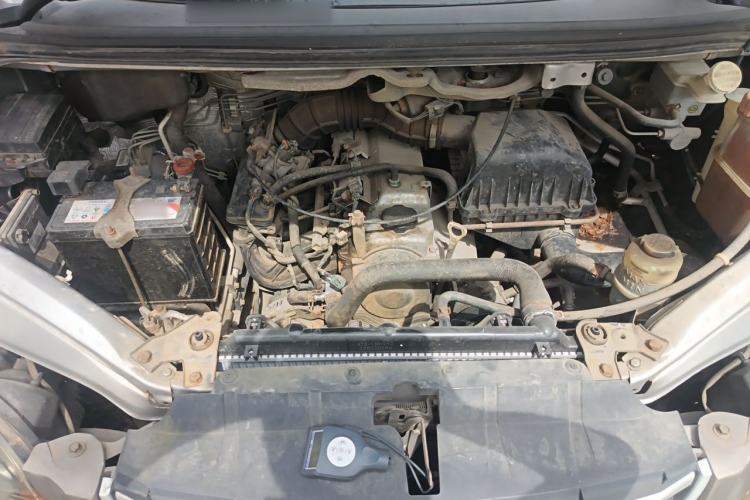 Used FORTHING Lingzhi 2015 V3 1.5L 7-Seater Luxury Model Engine Bay