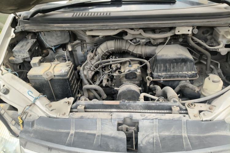 Used FORTHING Lingzhi 2015 M3 1.6L 7-Seater Comfort Model Engine Bay