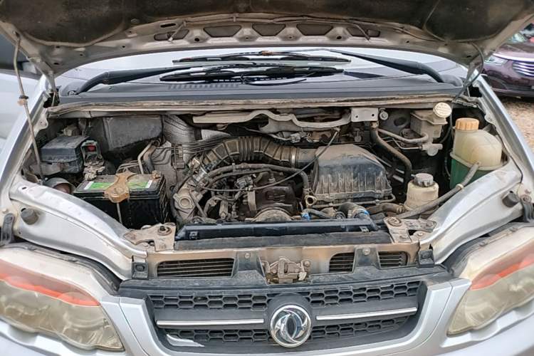 Used FORTHING Lingzhi 2015 V3 1.5L 7-seat Standard Model Engine Bay