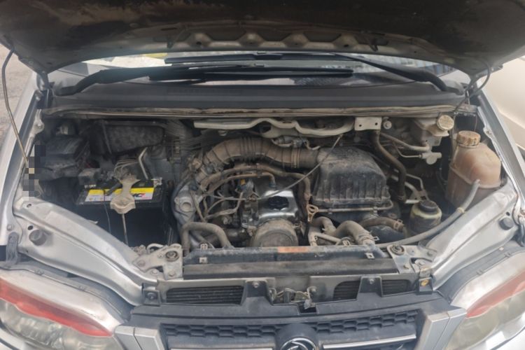 Used FORTHING Lingzhi 2015 V3 1.5L 7-seat Standard Model Engine Bay