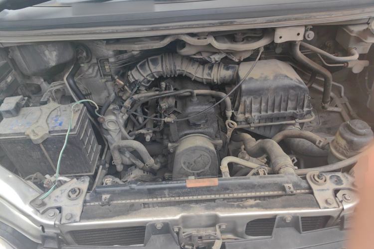 Used FORTHING Lingzhi 2015 V3 1.5L 7-seat Standard Model Engine Bay