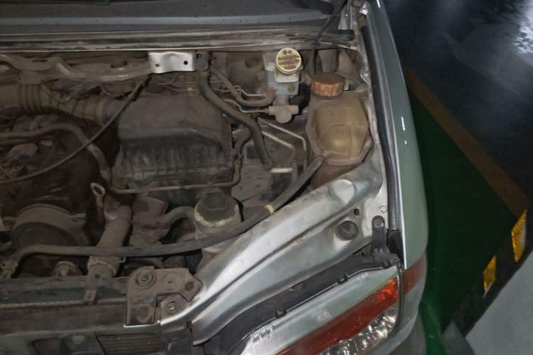 Used FORTHING Lingzhi 2015 V3 1.6L 7-Seater Standard Model Engine Bay Left