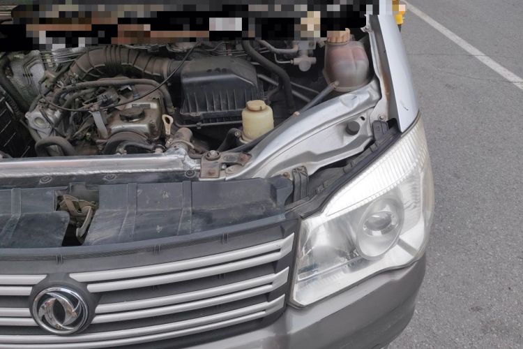 Used FORTHING Lingzhi 2015 M3 1.6L 7-Seater Comfort Model Engine Bay Left