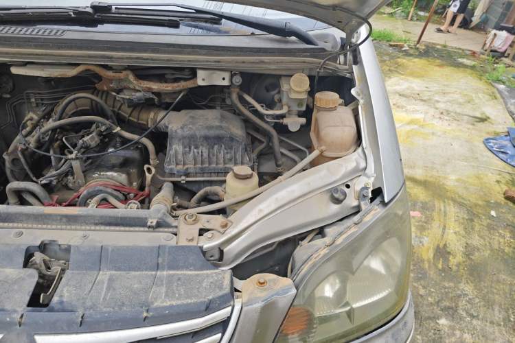 Used FORTHING Lingzhi 2015 M3 1.6L 7-Seater Standard Model Engine Bay Left