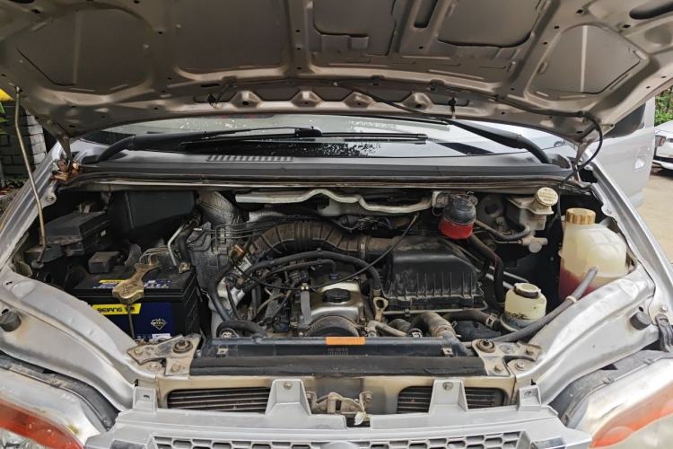 Used FORTHING Lingzhi 2015 V3 1.5L 7-Seater Comfort Model Engine Bay