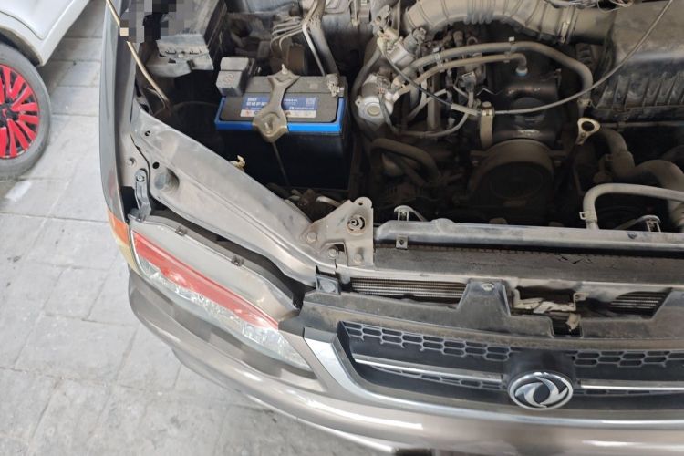 Used FORTHING Lingzhi 2015 V3 1.5L 7-seat Standard Model Engine Bay Right