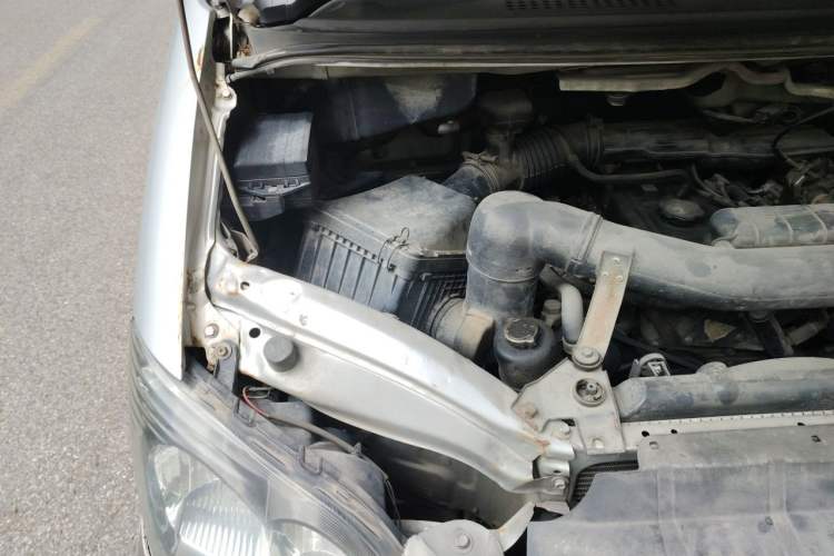 Used FORTHING Lingzhi 2015 M5 Q7 2.0L 7-seat Long-Wheelbase Comfort Model Engine Bay Right