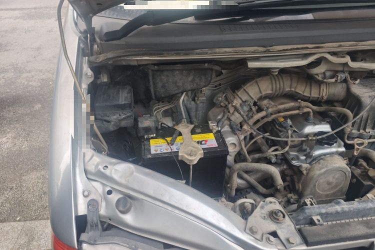 Used FORTHING Lingzhi 2015 V3 1.5L 7-seat Standard Model Engine Bay Right