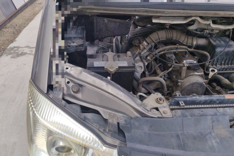 Used FORTHING Lingzhi 2015 M3 1.6L 7-Seater Standard Model Engine Bay Right