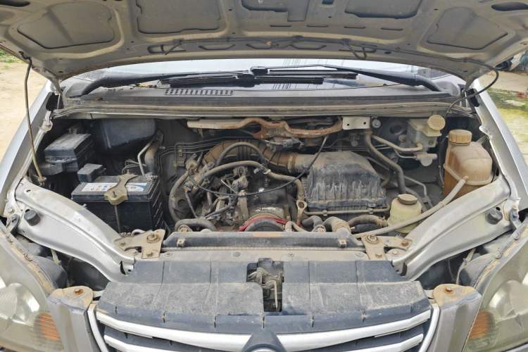 Used FORTHING Lingzhi 2015 M3 1.6L 7-Seater Standard Model Engine Bay