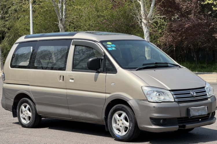 Used FORTHING Lingzhi 2015 M3 1.6L 7-Seater Luxury Model Exterior 2
