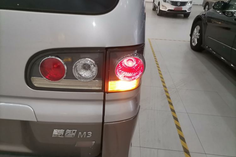 Used FORTHING Lingzhi 2015 M3 1.6L 7-Seater Standard Model Exterior 3