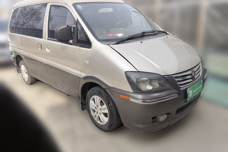 Used FORTHING Lingzhi 2015 V3 1.5L 7-Seater Comfort Model Front Right 45 Deg