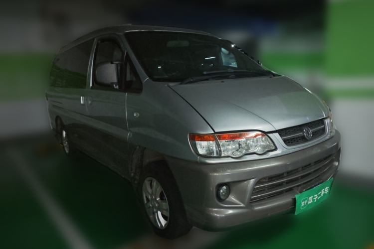 Used FORTHING Lingzhi 2015 V3 1.6L 7-Seater Standard Model Front Right 45 Deg