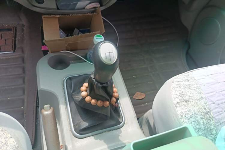 Used FORTHING Lingzhi 2015 V3 1.5L 7-Seater Luxury Model Gear Lever
