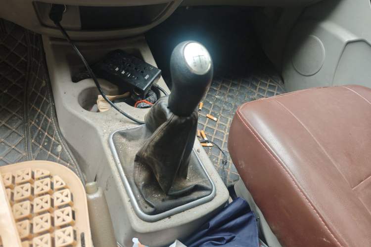 Used FORTHING Lingzhi 2015 V3 1.5L 7-seat Standard Model Gear Lever