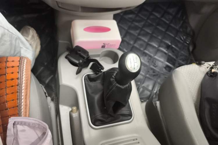 Used FORTHING Lingzhi 2015 M3 1.6L 7-Seater Luxury Model Gear Lever