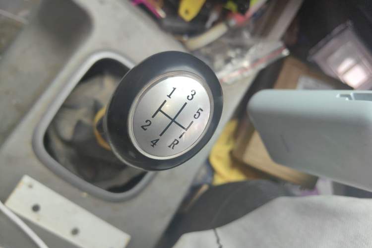 Used FORTHING Lingzhi 2015 V3 1.5L 7-seat Standard Model Gear Lever