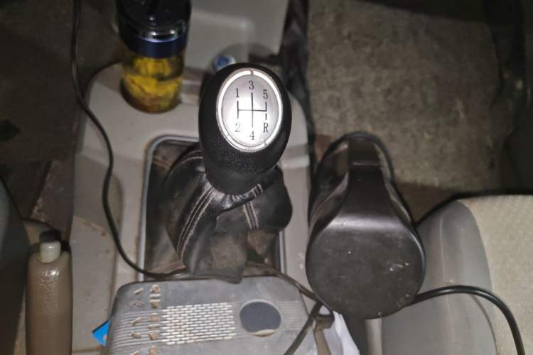 Used FORTHING Lingzhi 2015 M3 1.6L 7-Seater Comfort Model Gear Lever