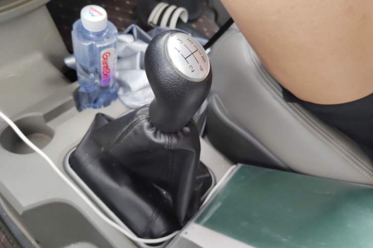 Used FORTHING Lingzhi 2015 M3 1.6L 7-Seater Comfort Model Gear Lever