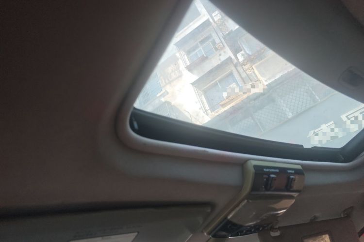Used FORTHING Lingzhi 2015 M3 1.6L 7-Seater Luxury Model Headliner