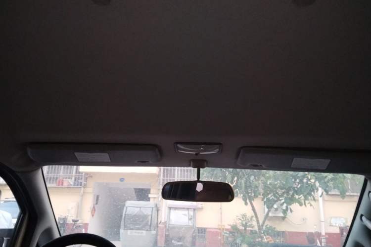 Used FORTHING Lingzhi 2015 M3 1.6L 7-Seater Comfort Model Headliner