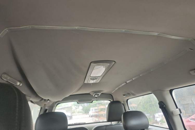 Used FORTHING Lingzhi 2015 M5 Q3 2.0L 7-seat Long-Wheelbase Luxury Model Headliner