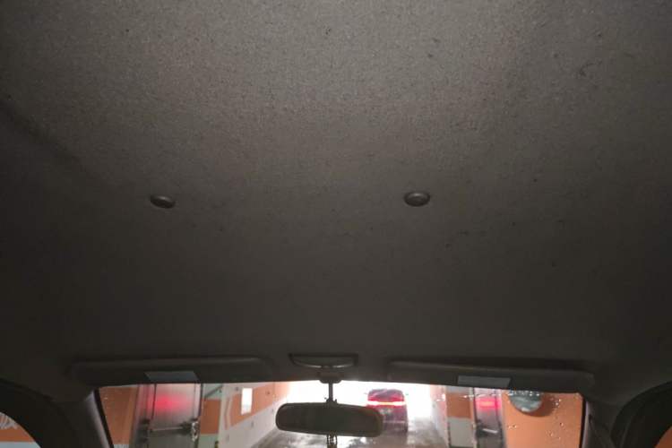 Used FORTHING Lingzhi 2015 M3 1.6L 7-Seater Comfort Model Headliner