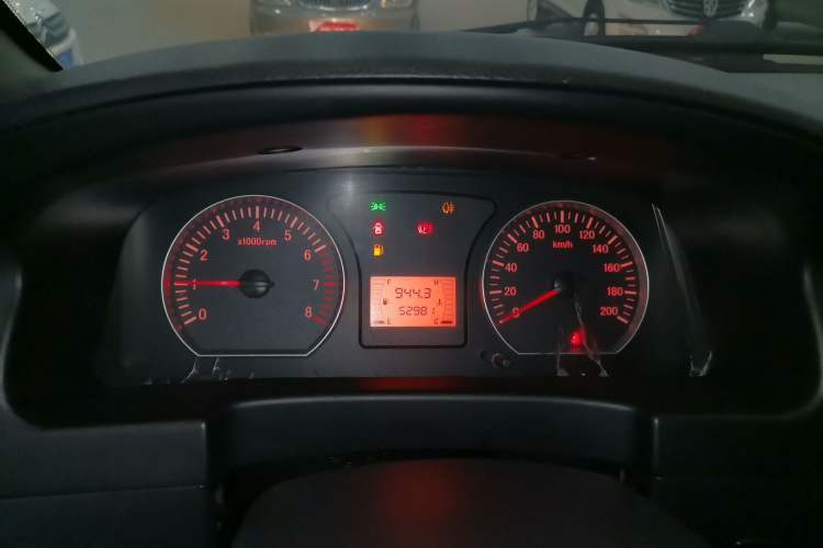 Used FORTHING Lingzhi 2015 M3 1.6L 7-Seater Standard Model Instrument Cluster