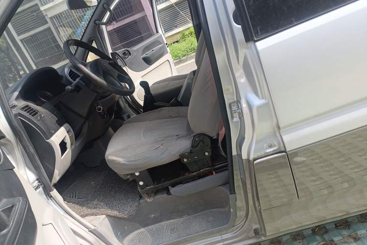 Used FORTHING Lingzhi 2015 M3 1.6L 7-Seater Comfort Model Left Front Seat