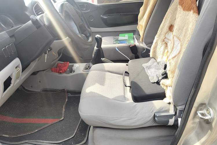 Used FORTHING Lingzhi 2015 V3 1.5L 7-Seater Comfort Model Left Front Seat