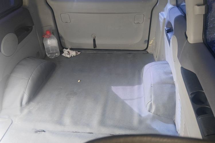 Used FORTHING Lingzhi 2015 V3 1.5L 5-Seater Special Offer Model Left Rear Seat