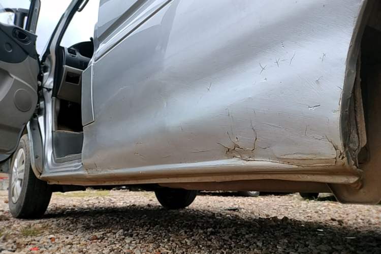 Used FORTHING Lingzhi 2015 V3 1.5L 7-seat Standard Model Left Side Sill