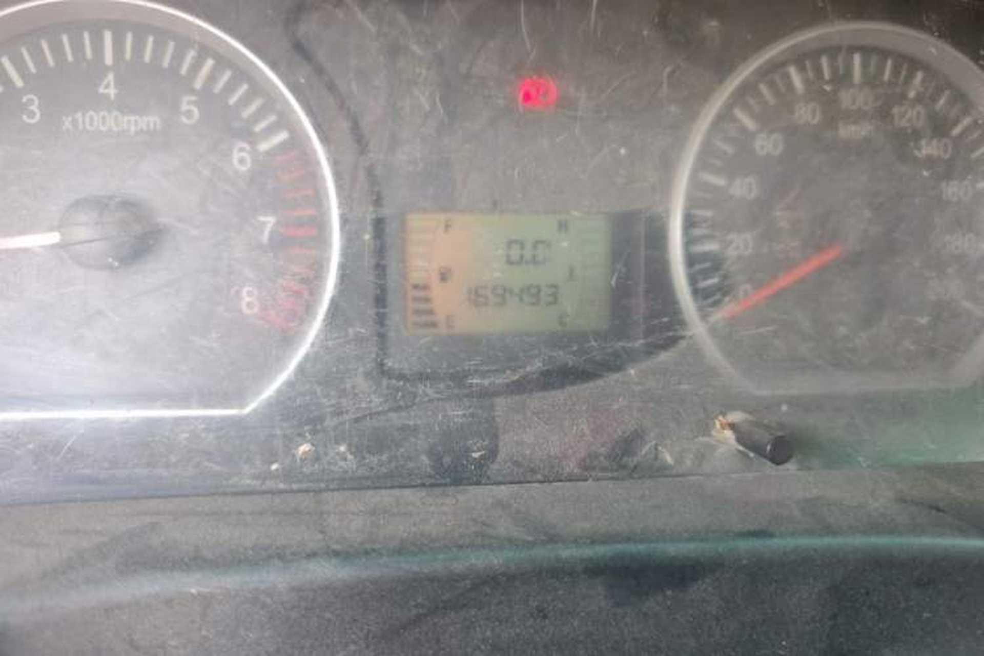 Used FORTHING Lingzhi 2015 M3 1.6L 7-Seater Luxury Model Odometer Close Up
