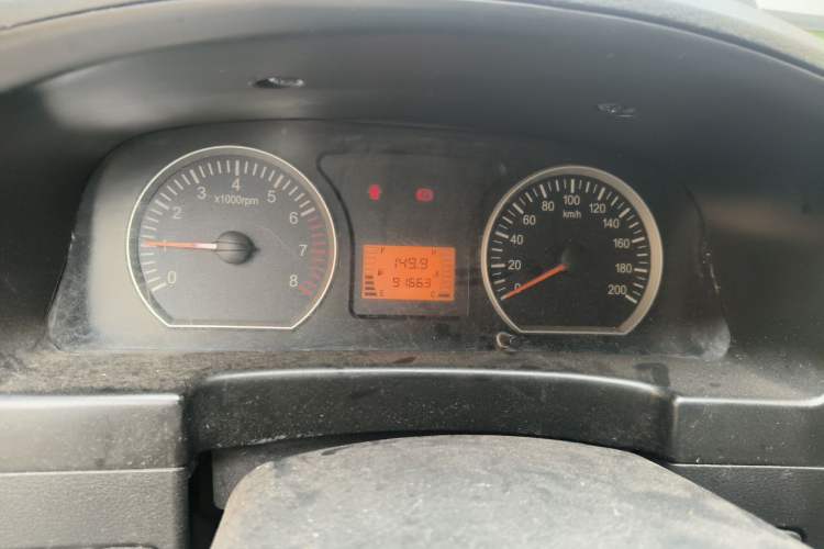Used FORTHING Lingzhi 2015 M3 1.6L 7-Seater Comfort Model Odometer Close Up