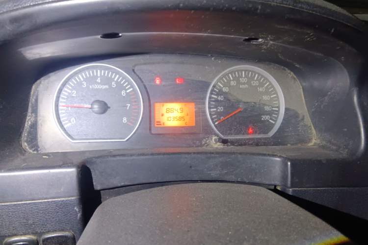Used FORTHING Lingzhi 2015 V3 1.5L 5-Seater Special Offer Model Odometer Close Up