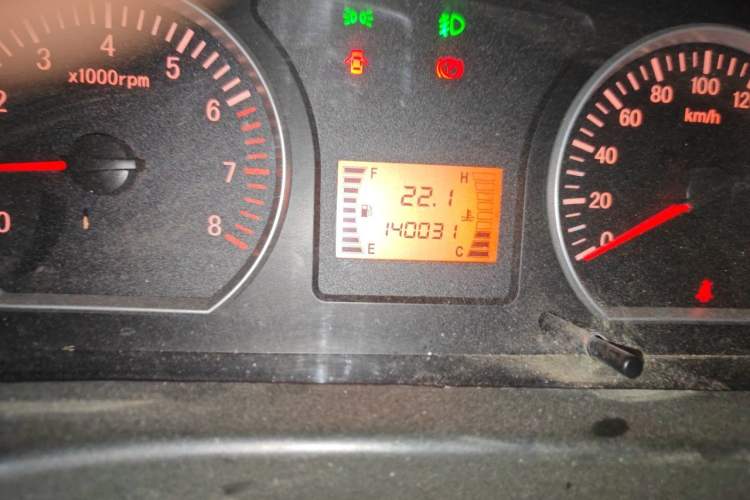 Used FORTHING Lingzhi 2015 M3 1.6L 7-Seater Comfort Model Odometer Close Up